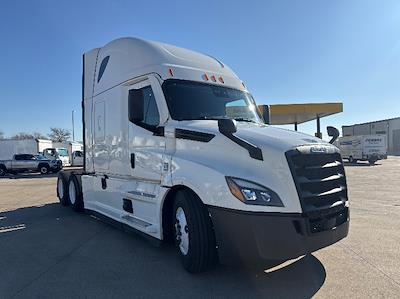 Used 2022 Freightliner Cascadia - photo 1