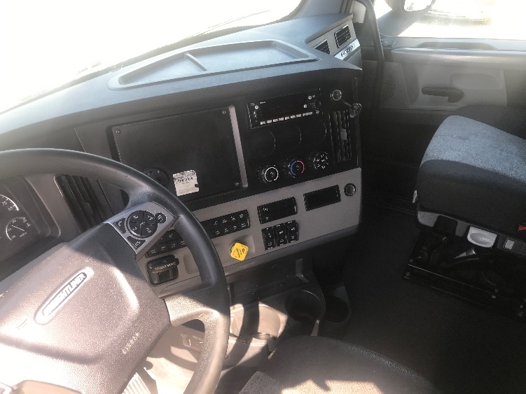 Used 2022 Freightliner Cascadia - photo 12
