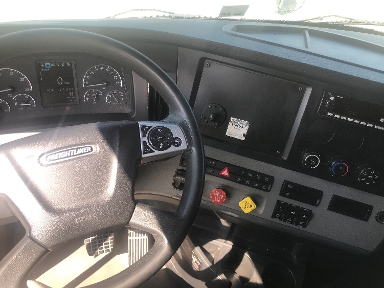 Used 2022 Freightliner Cascadia - photo 13