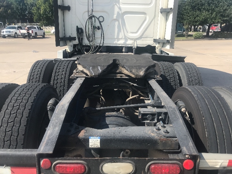 Used 2022 Freightliner Cascadia - photo 8