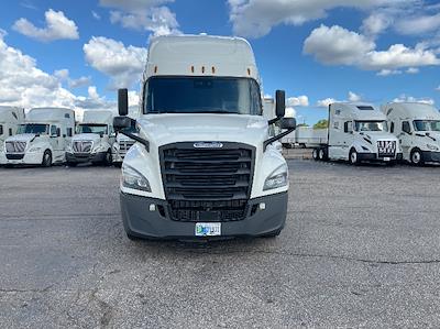 Used 2022 Freightliner Cascadia Detroit DD15AT Semi Truck with Sleeper Cab for sale #385311 - photo 2
