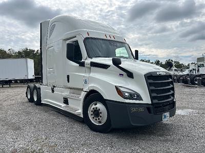 Used 2022 Freightliner Cascadia Detroit DD15AT Semi Truck with Sleeper Cab for sale #385316 - photo 1