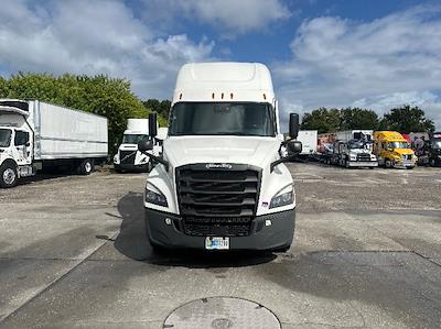 Used 2022 Freightliner Cascadia Detroit DD15AT Semi Truck with Sleeper Cab for sale #385323 - photo 2