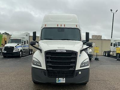 Used 2022 Freightliner Cascadia Detroit DD15AT Semi Truck with Sleeper Cab for sale #385325 - photo 2