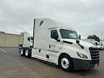 Used 2022 Freightliner Cascadia Detroit DD15AT Semi Truck with Sleeper Cab for sale #385325 - photo 1