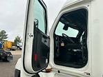 Used 2022 Freightliner Cascadia Detroit DD15AT Semi Truck with Sleeper Cab for sale #385325 - photo 9