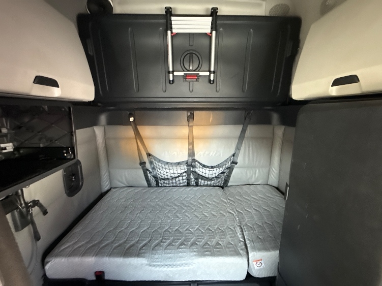 Used 2022 Freightliner Cascadia - photo 18