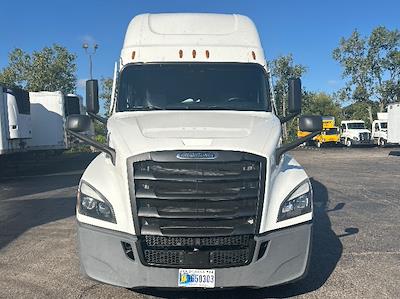 Used 2022 Freightliner Cascadia Detroit DD15AT Semi Truck with Sleeper Cab for sale #385334 - photo 2
