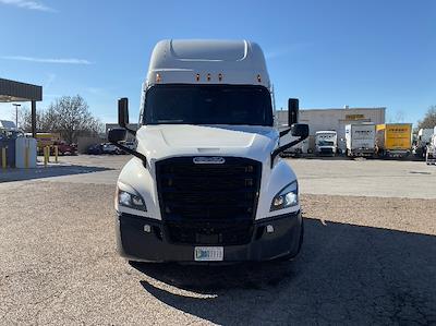 Used 2022 Freightliner Cascadia Detroit DD15AT Semi Truck with Sleeper Cab for sale #385337 - photo 2