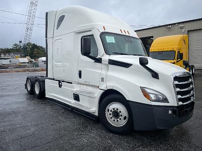 Used 2022 Freightliner Cascadia Detroit DD15AT Semi Truck with Sleeper Cab for sale #385347 - photo 1