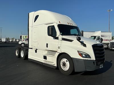 Used 2022 Freightliner Cascadia Detroit DD15AT Semi Truck with Sleeper Cab for sale #385351 - photo 1