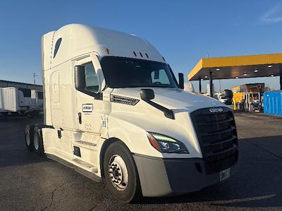 Used 2022 Freightliner Cascadia Detroit DD15AT Semi Truck with Sleeper Cab for sale #385353 - photo 1