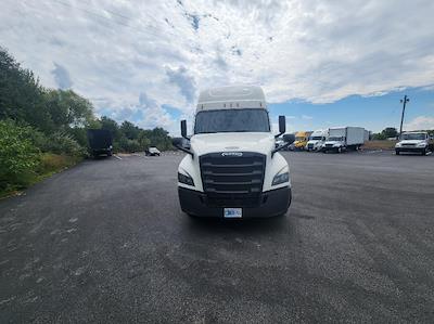 Used 2022 Freightliner Cascadia Detroit DD15AT Semi Truck with Sleeper Cab for sale #385363 - photo 2