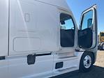 Used 2022 Freightliner Cascadia Detroit DD15AT Semi Truck with Sleeper Cab for sale #385370 - photo 13