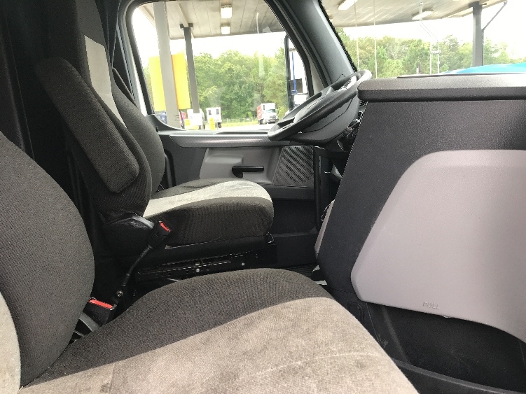 Used 2022 Freightliner Cascadia - photo 17