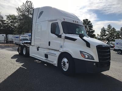 Used 2022 Freightliner Cascadia Detroit DD15AT Semi Truck with Sleeper Cab for sale #385380 - photo 1