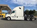 Used 2022 Freightliner Cascadia Detroit DD15AT Semi Truck with Sleeper Cab for sale #385380 - photo 4