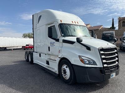 Used 2022 Freightliner Cascadia Detroit DD15AT Semi Truck with Sleeper Cab for sale #385383 - photo 1