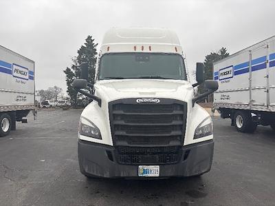 Used 2022 Freightliner Cascadia Detroit DD15AT Semi Truck with Sleeper Cab for sale #385392 - photo 2