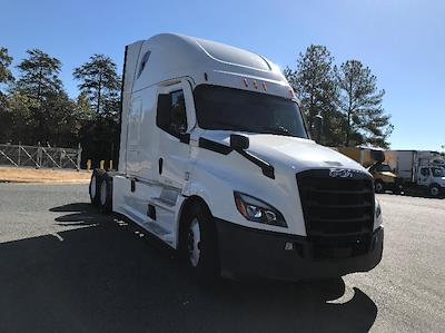 Used 2022 Freightliner Cascadia Detroit DD15AT Semi Truck with Sleeper Cab for sale #385398 - photo 1