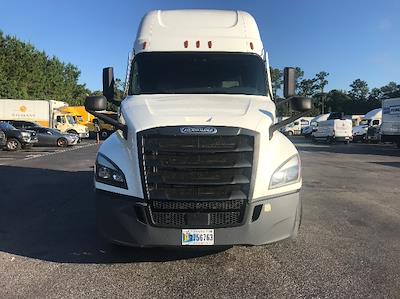 Used 2022 Freightliner Cascadia Detroit DD15AT Semi Truck with Sleeper Cab for sale #385399 - photo 2