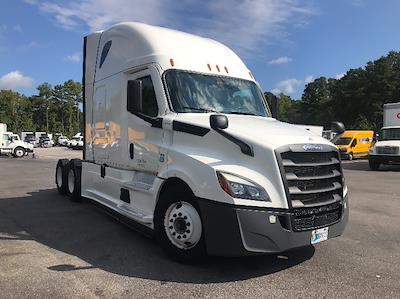 Used 2022 Freightliner Cascadia Detroit DD15AT Semi Truck with Sleeper Cab for sale #385400 - photo 1