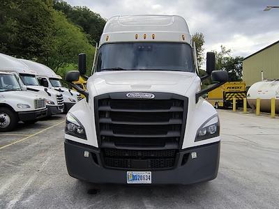 Used 2022 Freightliner Cascadia Detroit DD15AT Semi Truck with Sleeper Cab for sale #385402 - photo 2