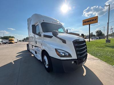 Used 2022 Freightliner Cascadia Detroit DD15AT Semi Truck with Sleeper Cab for sale #385407 - photo 1