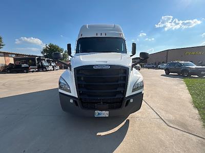 Used 2022 Freightliner Cascadia Detroit DD15AT Semi Truck with Sleeper Cab for sale #385407 - photo 2