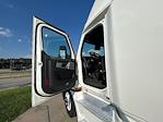 Used 2022 Freightliner Cascadia Detroit DD15AT Semi Truck with Sleeper Cab for sale #385407 - photo 9