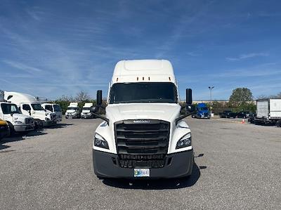 Used 2022 Freightliner Cascadia Detroit DD15AT Semi Truck with Sleeper Cab for sale #385408 - photo 2