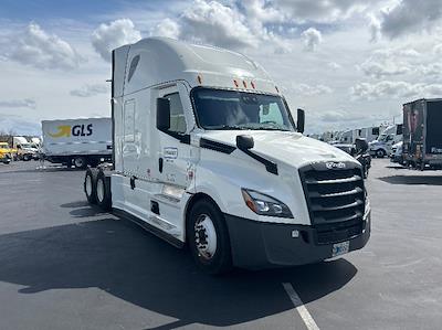 Used 2022 Freightliner Cascadia Detroit DD15AT Semi Truck with Sleeper Cab for sale #385412 - photo 1