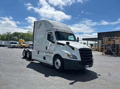 Used 2022 Freightliner Cascadia Detroit DD15AT Semi Truck with Sleeper Cab for sale #385416 - photo 1