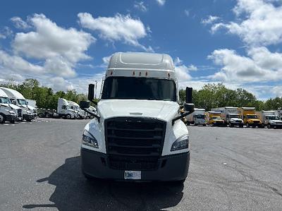 Used 2022 Freightliner Cascadia Detroit DD15AT Semi Truck with Sleeper Cab for sale #385416 - photo 2
