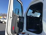 Used 2022 Freightliner Cascadia Detroit DD15AT Semi Truck with Sleeper Cab for sale #385422 - photo 9