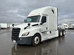 Used 2022 Freightliner Cascadia Detroit DD15AT Semi Truck with Sleeper Cab for sale #385426 - photo 3