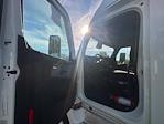 Used 2022 Freightliner Cascadia Detroit DD15AT Semi Truck with Sleeper Cab for sale #385431 - photo 9