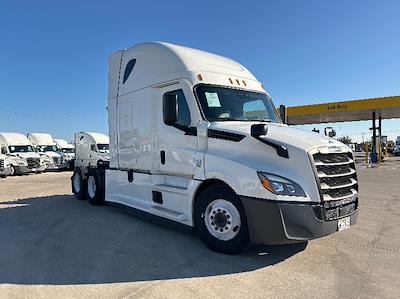 Used 2022 Freightliner Cascadia Detroit DD15AT Semi Truck with Sleeper Cab for sale #385435 - photo 1