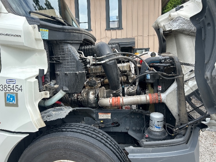 Used 2022 Freightliner Cascadia - photo 22