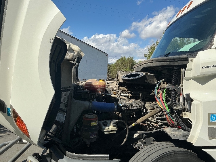 Used 2022 Freightliner Cascadia - photo 22