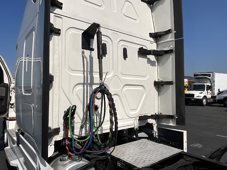 Used 2022 Freightliner Cascadia - photo 25
