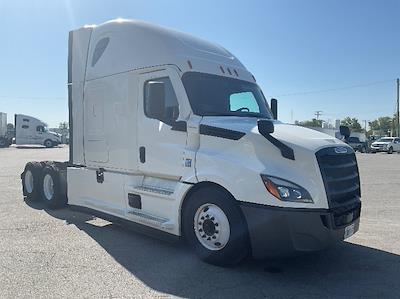 Used 2022 Freightliner Cascadia Detroit DD15AT Semi Truck with Sleeper Cab for sale #385470 - photo 1