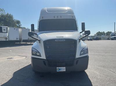 Used 2022 Freightliner Cascadia Detroit DD15AT Semi Truck with Sleeper Cab for sale #385470 - photo 2