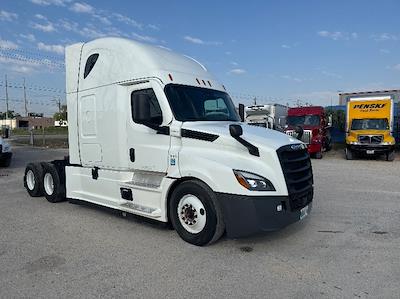 Used 2022 Freightliner Cascadia Detroit DD15AT Semi Truck with Sleeper Cab for sale #385476 - photo 1