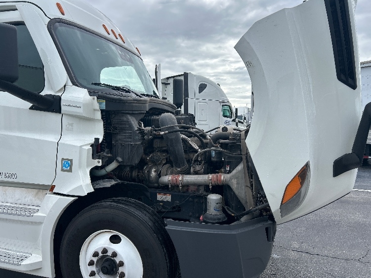 Used 2022 Freightliner Cascadia - photo 22