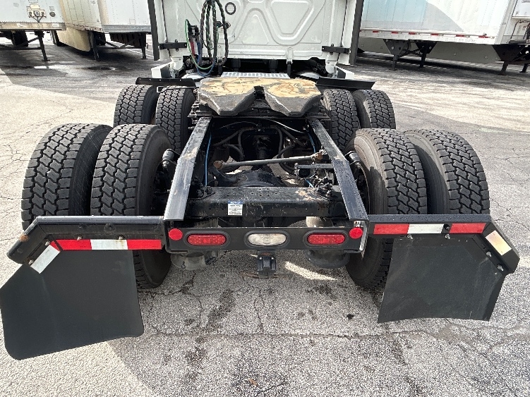 Used 2022 Freightliner Cascadia - photo 8