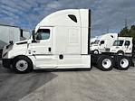 Used 2022 Freightliner Cascadia Detroit DD15AT Semi Truck with Sleeper Cab for sale #385478 - photo 4