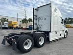 Used 2022 Freightliner Cascadia Detroit DD15AT Semi Truck with Sleeper Cab for sale #385478 - photo 7