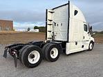Used 2022 Freightliner Cascadia Detroit DD15AT Semi Truck with Sleeper Cab for sale #385483 - photo 7