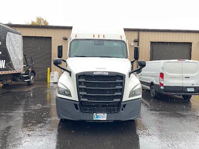 Used 2022 Freightliner Cascadia Detroit DD15AT Semi Truck with Sleeper Cab for sale #385490 - photo 2